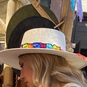 Cream hat with floral ribbon